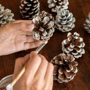 Artesanato com Pinhas Secas: Transforme a Natureza em Arte