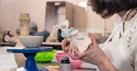 Brinquedo de Cerâmica: Arte Divertida Feita de Argila