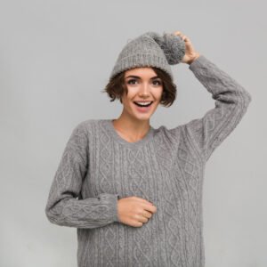 Blusa de Tricô Cinza – Conforto e Estilo em Cada Ponto