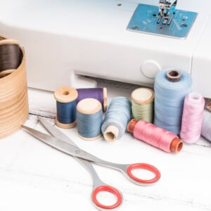 Escolha de Linha de Costura: Dicas para Costureiras Iniciantes