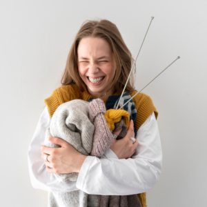 Amantes do Tricô: 5 Dicas Essenciais para Quem Ama Este Artesanato