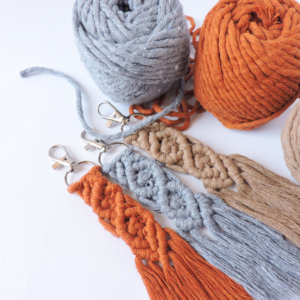 Como Fazer um Chaveiro de Macramê