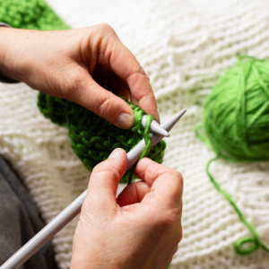 Tricotando com Linha Verde: Dicas para Projetos Criativos e Úteis