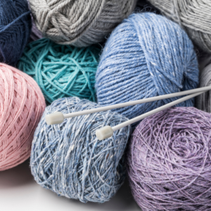 Do Básico ao Avançado: Aprenda a Tricotar e Crochetar com Agulhas de Plástico