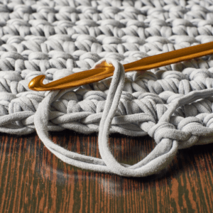 Tapete com Fio de Malha: Como Criar Peças Lindas e Sustentáveis para sua Casa